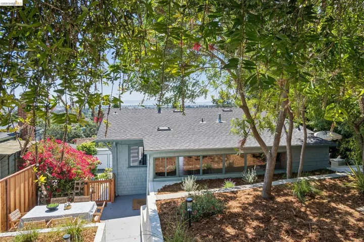 3042 Carlsen St, Oakland, California 94602