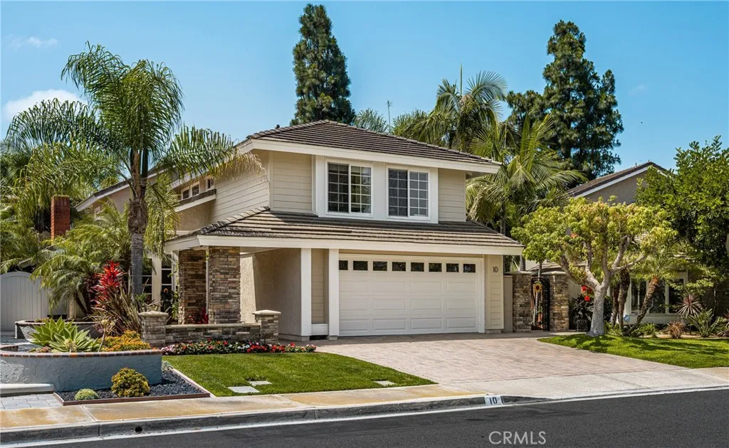 Custom highly upgraded
2,921 Sq ft home -7,616  Ft. Lot...
Highly upgraded expanded 2,932 Sq ft.on 7,616 sq.ft. Lot