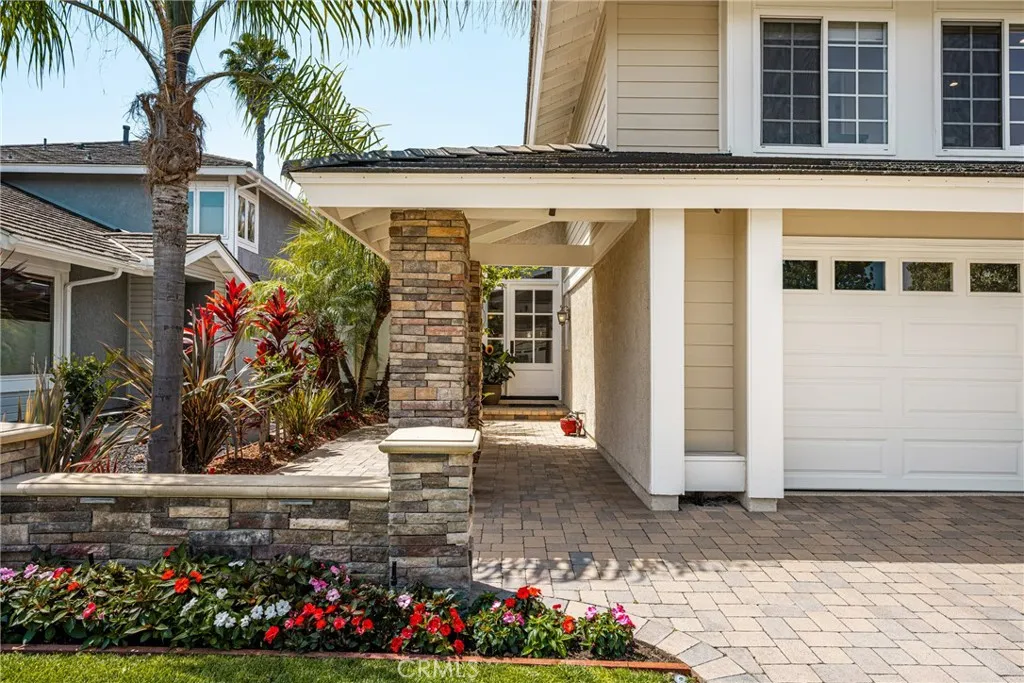 Custom highly upgraded
2,921 Sq ft home -7,616  Ft. Lot...
Highly upgraded expanded 2,932 Sq ft.on 7,616 sq.ft. Lot