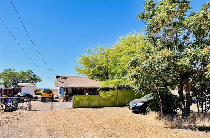 10877 Chamberlaine Way, Adelanto, California 92301
