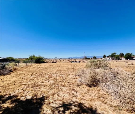 10877 Chamberlaine Way, Adelanto, California 92301