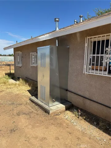 10877 Chamberlaine Way, Adelanto, California 92301