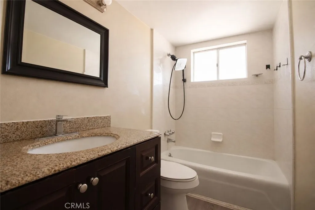 Full hallway bathroom