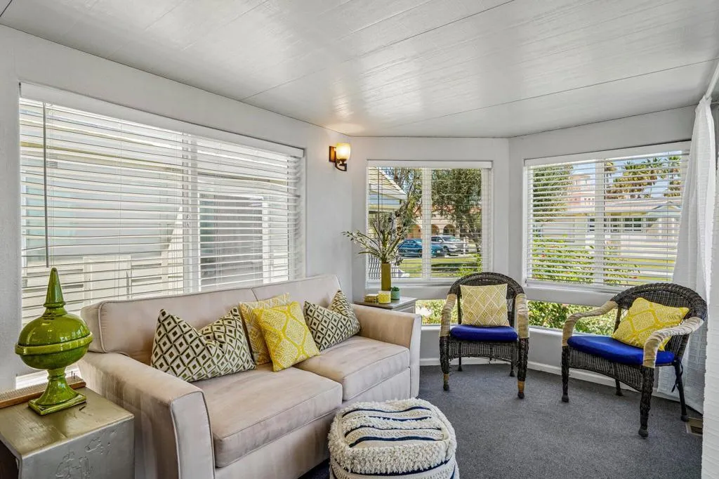 21-web-or-mls-Avenue 44-S1905-021