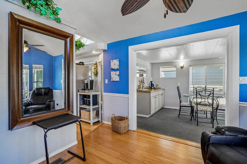 7-web-or-mls-Avenue 44-S1905-007