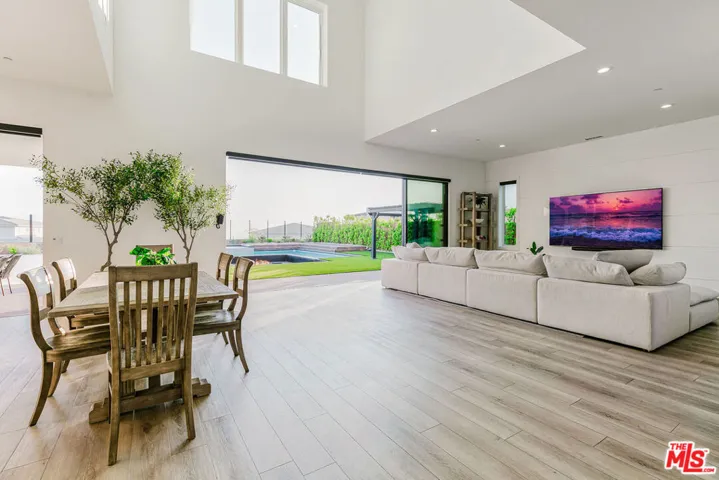 Dining & Family Room