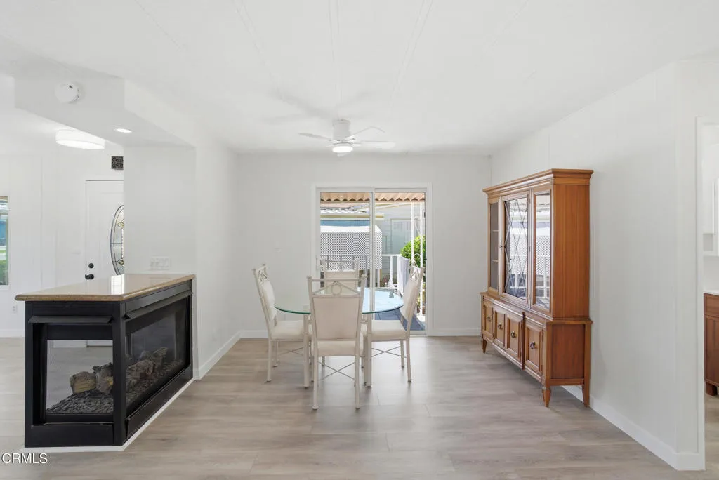 17_dining area