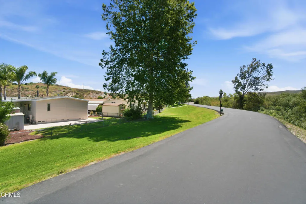 32_walking path