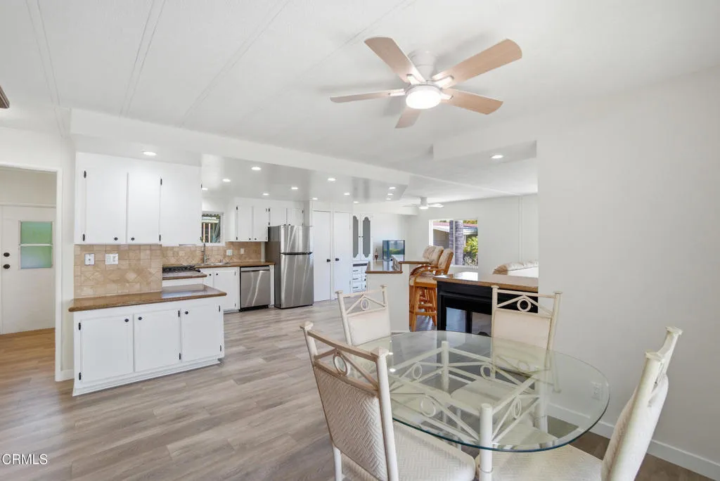 19_dining area