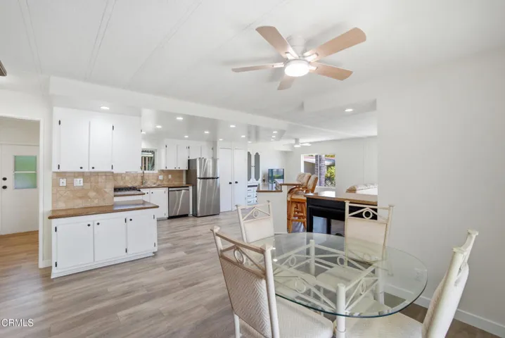19_dining area
