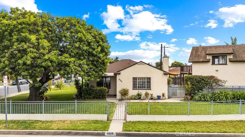 8229 Elmont, Pico Rivera, California 90660