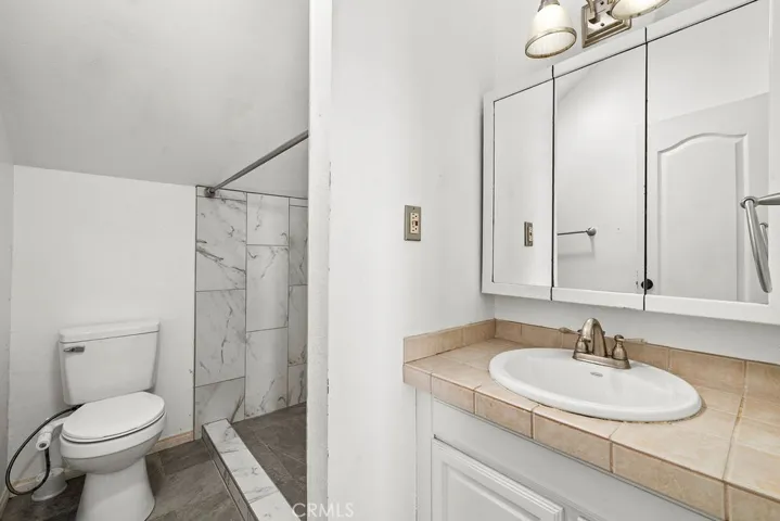 Studio bathroom