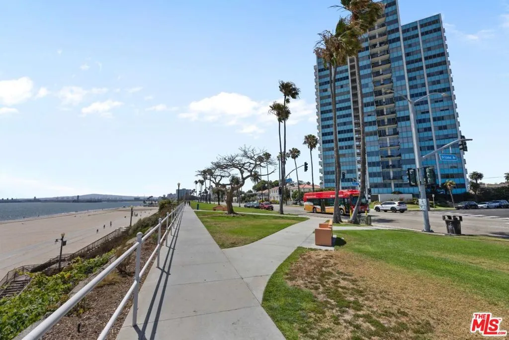 2999 E Ocean Blvd
