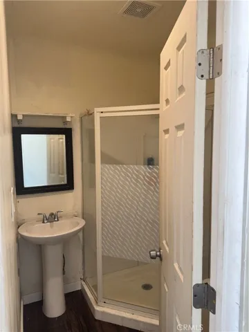 3/4 BATHROOM