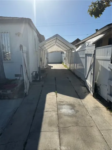 LONG DRIVEWAY