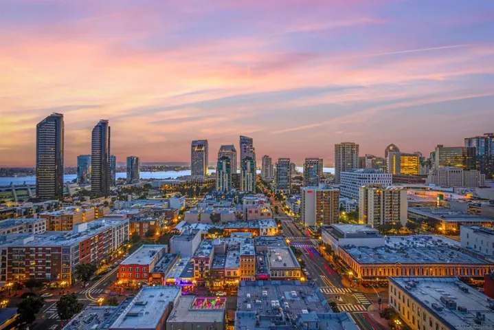https://zimg.paragon.ice.com/ParagonImages/Property/PA/SDMLS/-524850/49/533/400/f4431226ee8192a5f2f25fadf184c74d/3/85c70d7797a5910cd222faad9a43bffc/-524850-85229349-f575-44ed-a1fc-b0dc39a9f674.JPG