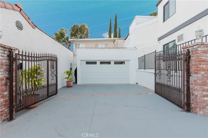 729 Glenmore Boulevard, Glendale, California 91206