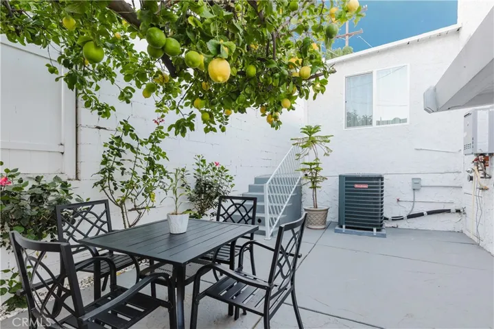 729 Glenmore Boulevard, Glendale, California 91206