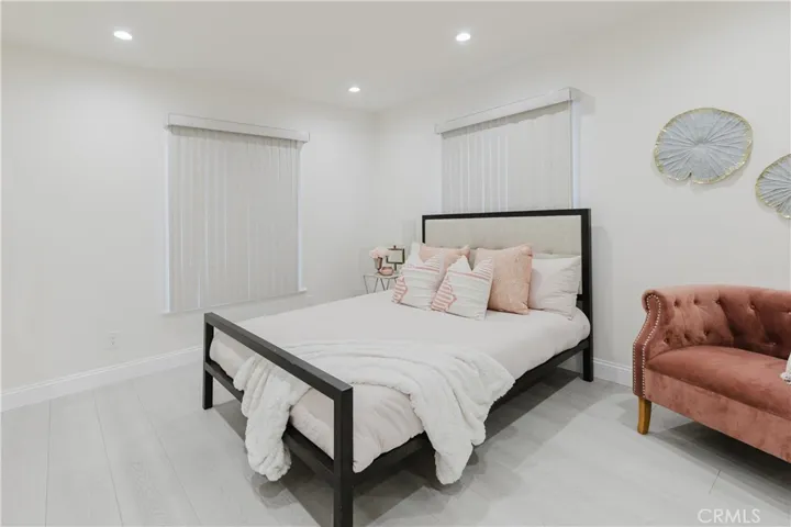 729 Glenmore Boulevard, Glendale, California 91206