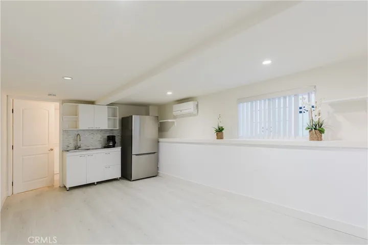 729 Glenmore Boulevard, Glendale, California 91206