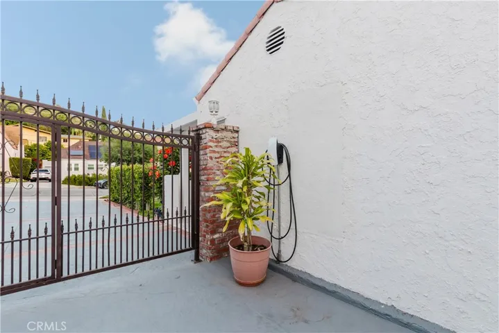 729 Glenmore Boulevard, Glendale, California 91206
