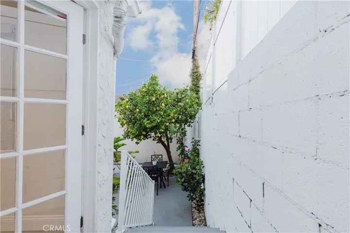 729 Glenmore Boulevard, Glendale, California 91206