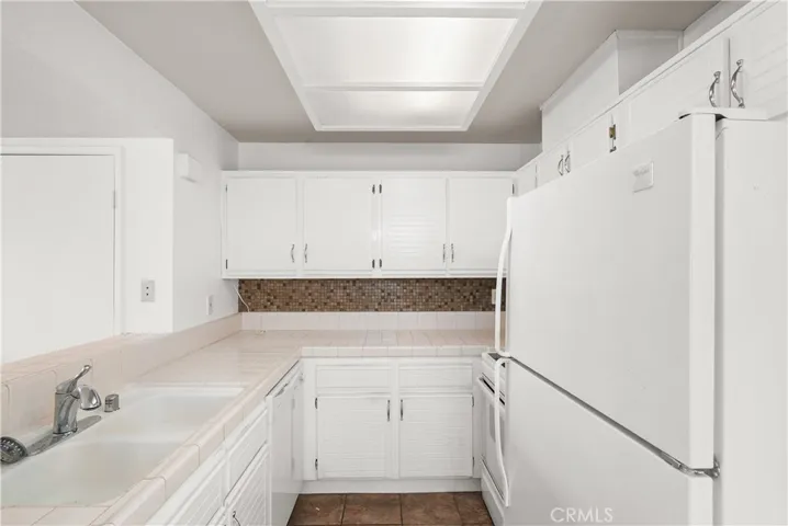 25712 Le Parc 21, Lake Forest, California 92630