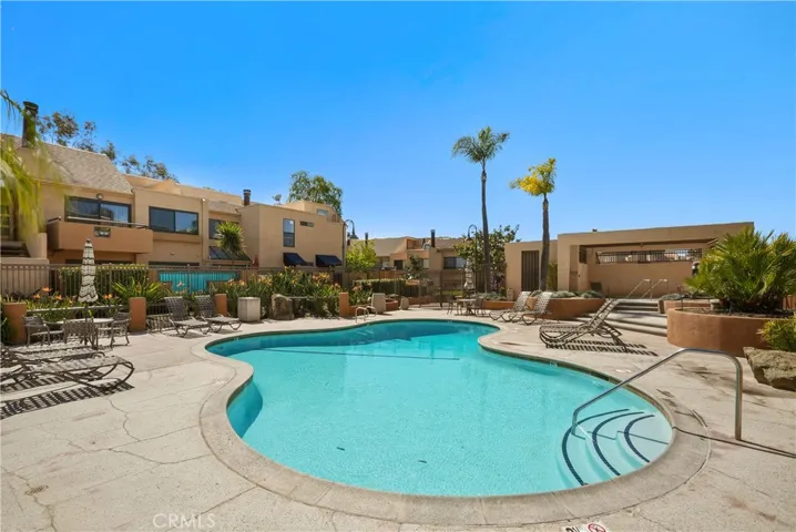 25712 Le Parc 21, Lake Forest, California 92630