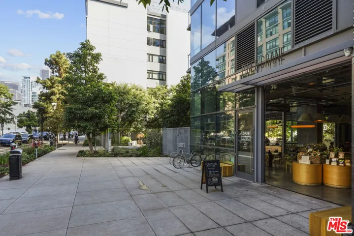 330 W 11th Street 306, Los Angeles, California 90015