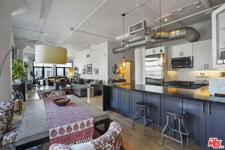 330 W 11th Street 306, Los Angeles, California 90015