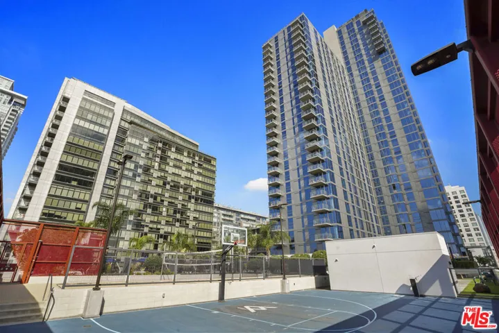 330 W 11th Street 306, Los Angeles, California 90015