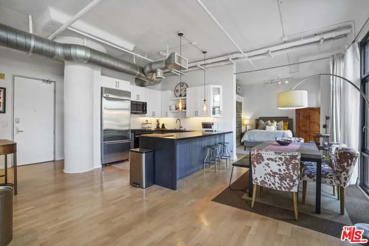 330 W 11th Street 306, Los Angeles, California 90015