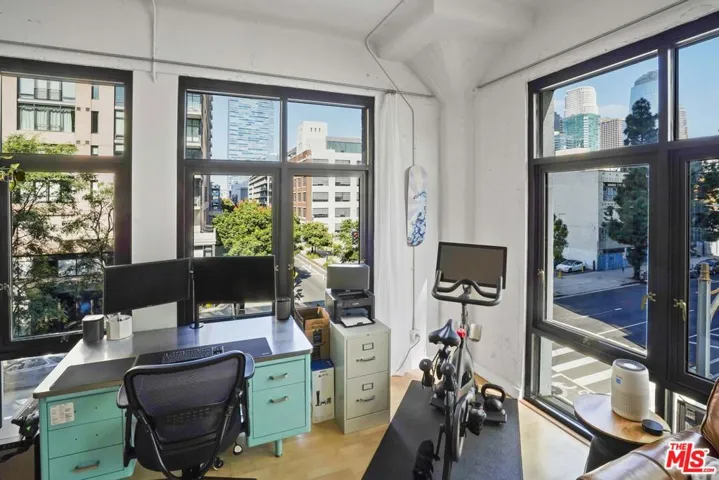 330 W 11th Street 306, Los Angeles, California 90015