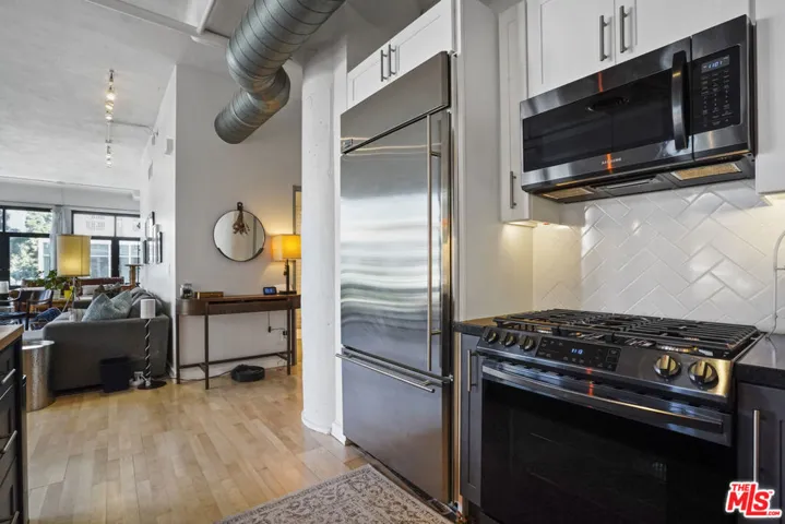 330 W 11th Street 306, Los Angeles, California 90015