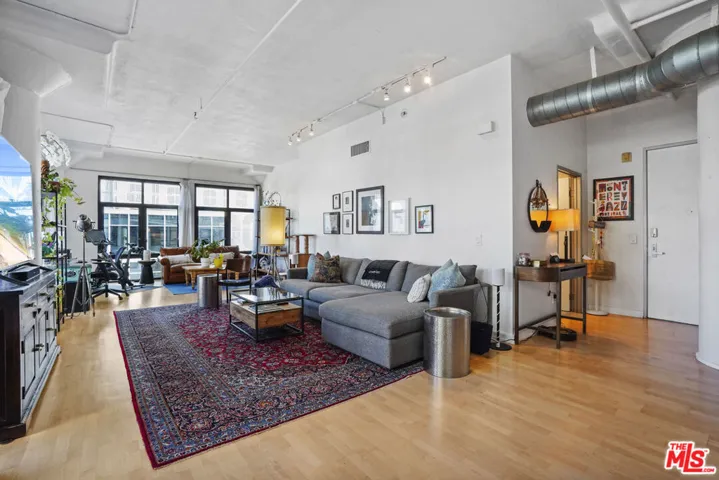 330 W 11th Street 306, Los Angeles, California 90015