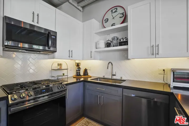 330 W 11th Street 306, Los Angeles, California 90015