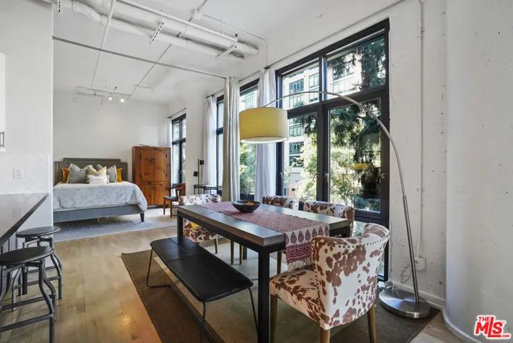 330 W 11th Street 306, Los Angeles, California 90015