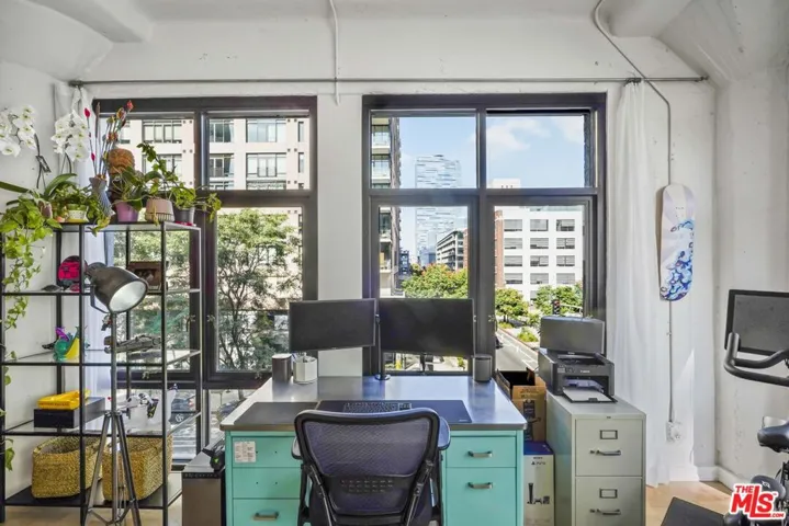330 W 11th Street 306, Los Angeles, California 90015