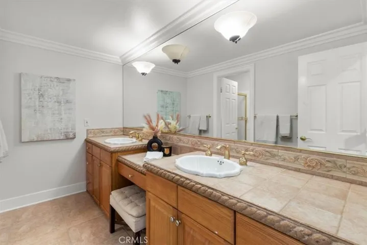 4413 E Valley Gate, Anaheim, California 92807