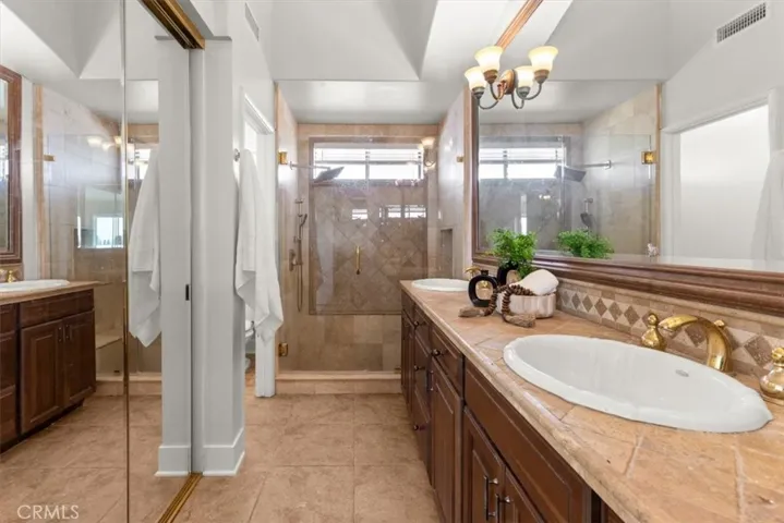4413 E Valley Gate, Anaheim, California 92807
