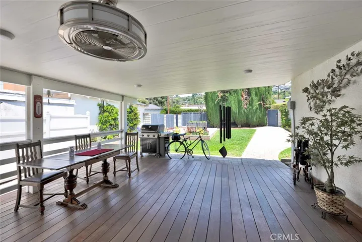 Private and gracious entertaining areas