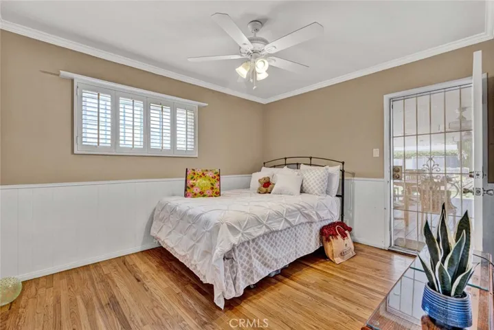 Light and bright, hardwood floors 4th bedroom