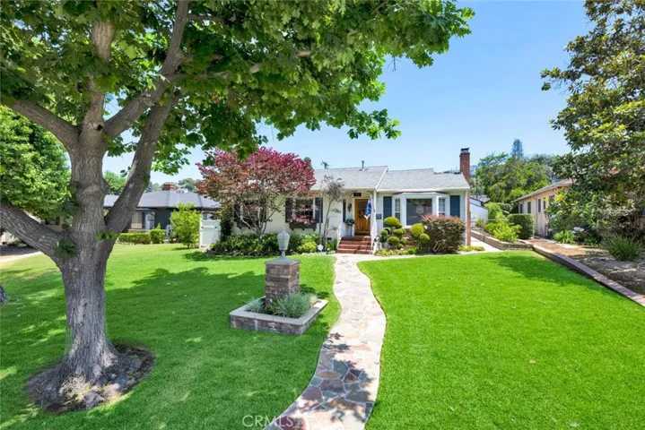 Enjoy the good life on Cadbury Road!
