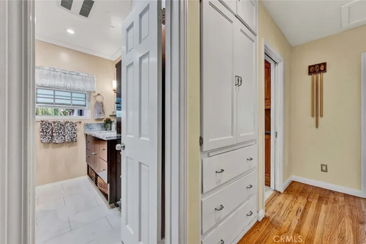 Linen closet with organized features