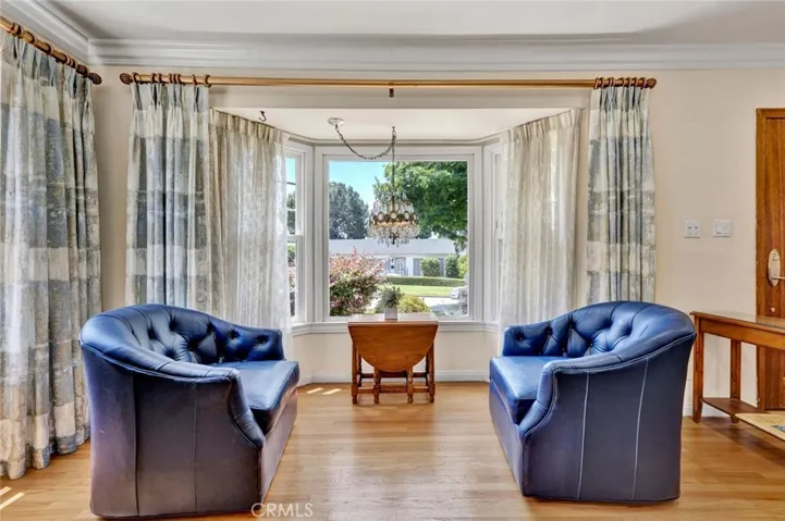Gracious Mid Century stunner in top condition.