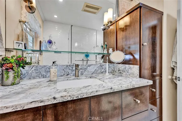 2nd primary bathroom