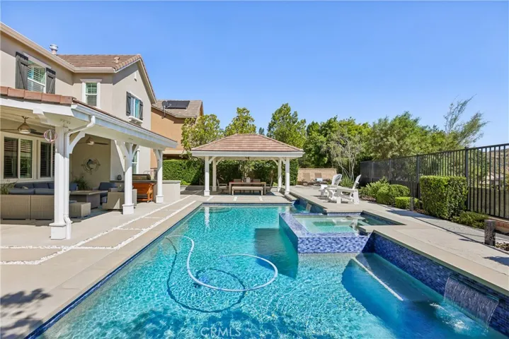 22462 Plantation Court, Saugus, California 91350