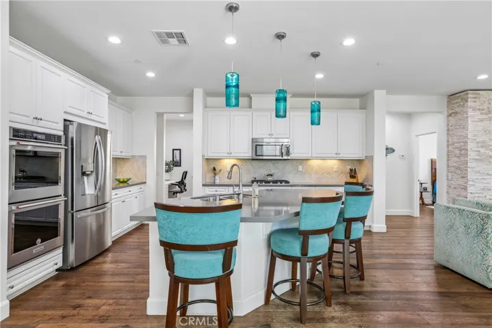 22462 Plantation Court, Saugus, California 91350