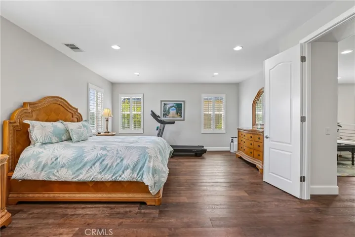 22462 Plantation Court, Saugus, California 91350