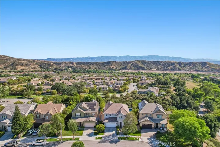 22462 Plantation Court, Saugus, California 91350